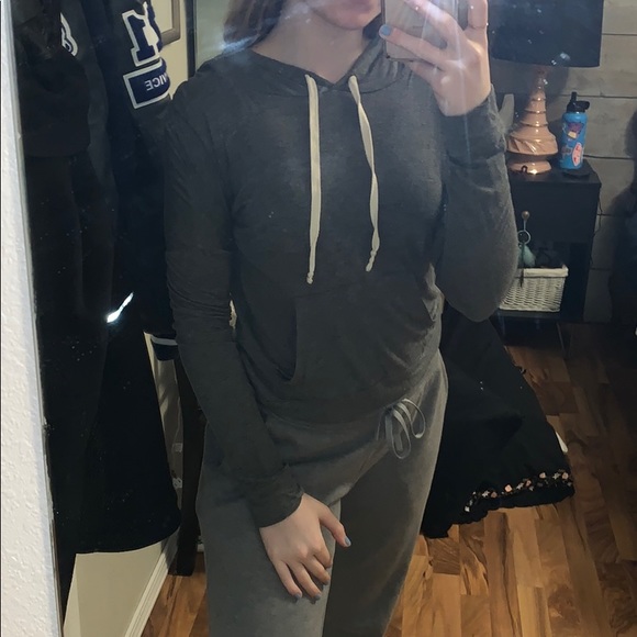 blu Tops - Super cute shirt